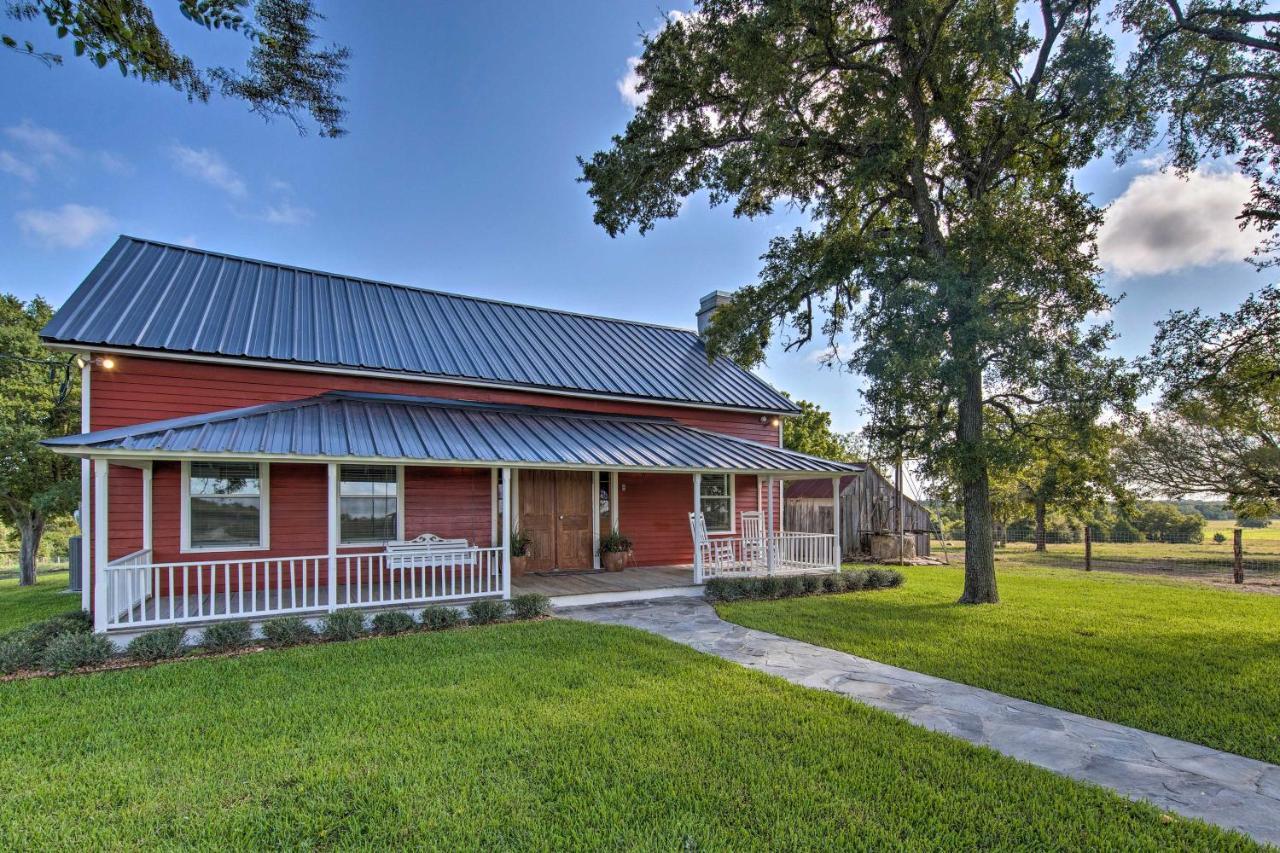 Peaceful Schulenburg Farmhouse With Fire Pit And Grill Dış mekan fotoğraf
