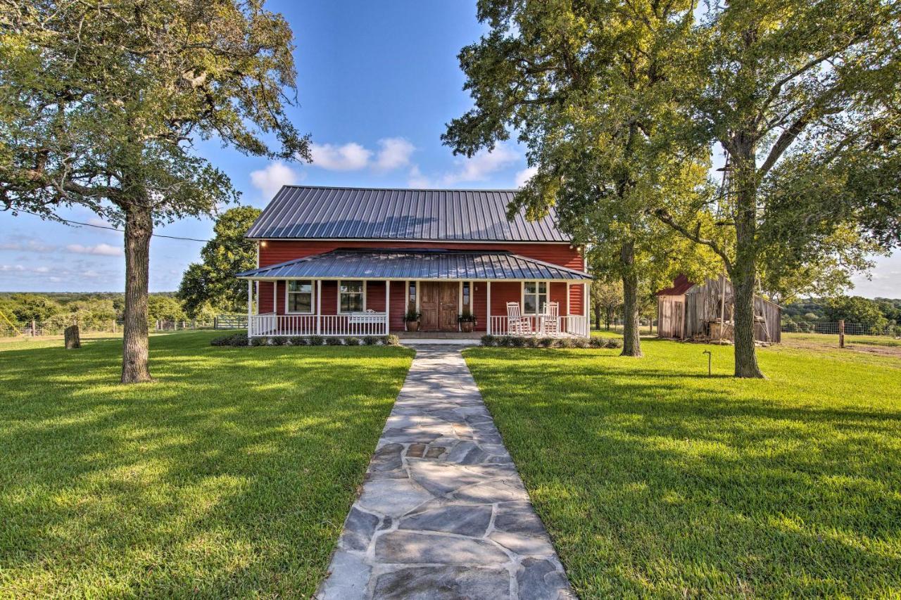 Peaceful Schulenburg Farmhouse With Fire Pit And Grill Dış mekan fotoğraf